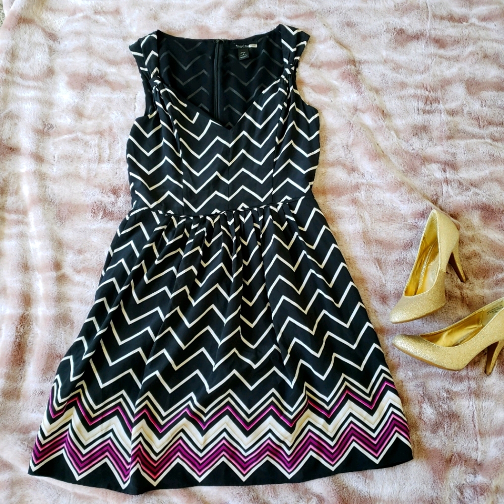 WHBM Silk Sleeveless Chevron Dress